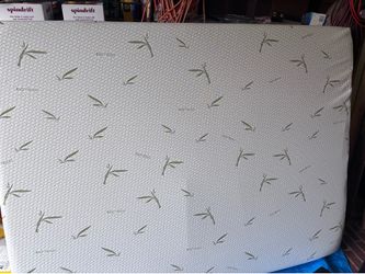 Queen foam bed 8”