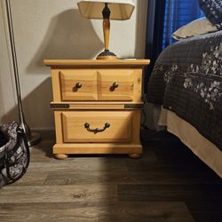 End Tables And Lamps 