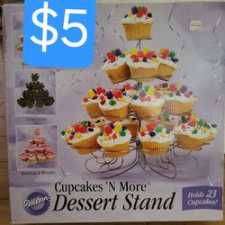 Wilton Cupcakes 'N More Dessert Stand