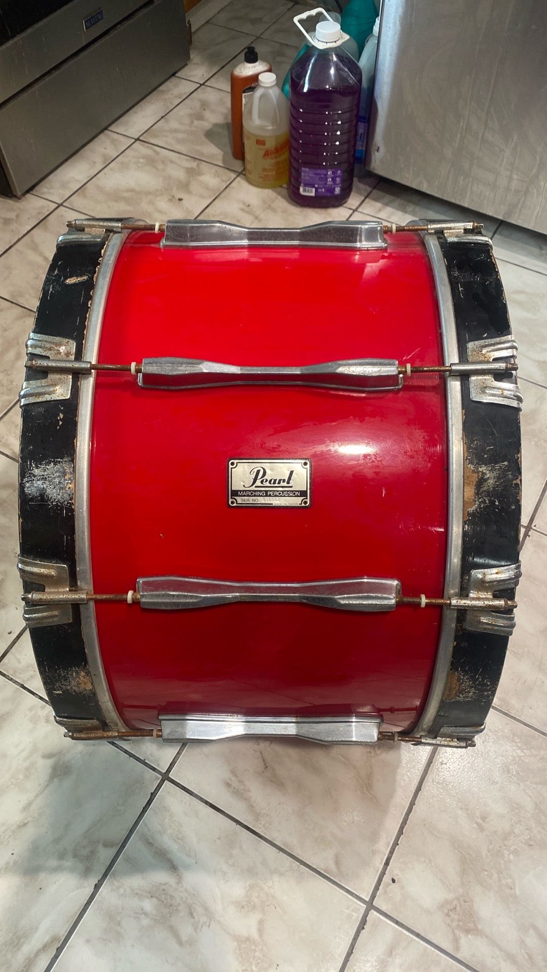Pearl marching percussion tambora