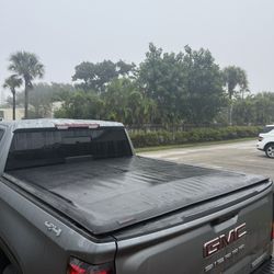 GMC / CHEVY 1500 SIERRA SOFT ROLL UP BED COVER!! LIKE NEW!!