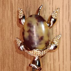 Vintage Brooch Gold Tone Metal Brown Stone Turtle