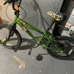 Green Avigo BMX Bike with Black and Yellow Accents