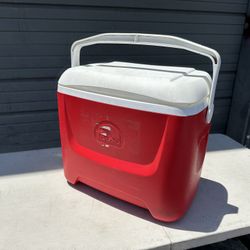 Igloo 28qt Ice Chest Cooler