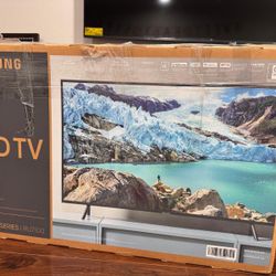 Samsung 43” 4K Smart TV RU7100 + Glass TV Stand (Mount Included)