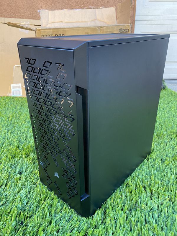 Corsair iCUE 220T RGB Airflow Tempered Glass Mid-Tower Smart Case