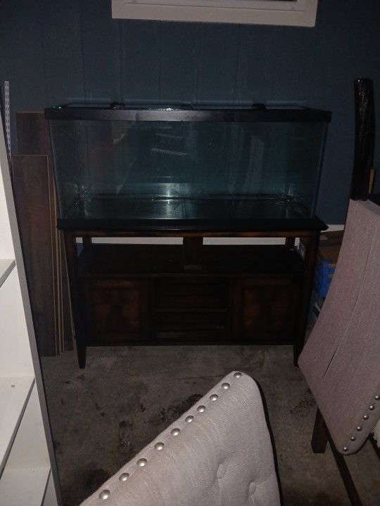 75 Gallon Tank Like New