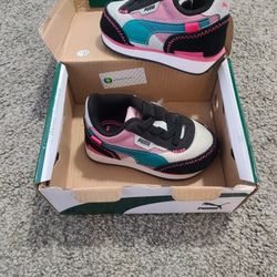 Toddler Girl's Pumas 