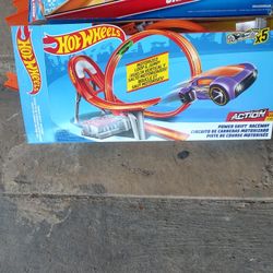 Hot Wheels Race Track 