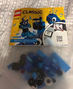 LEGO Classic 11006 Blue Bricks Set