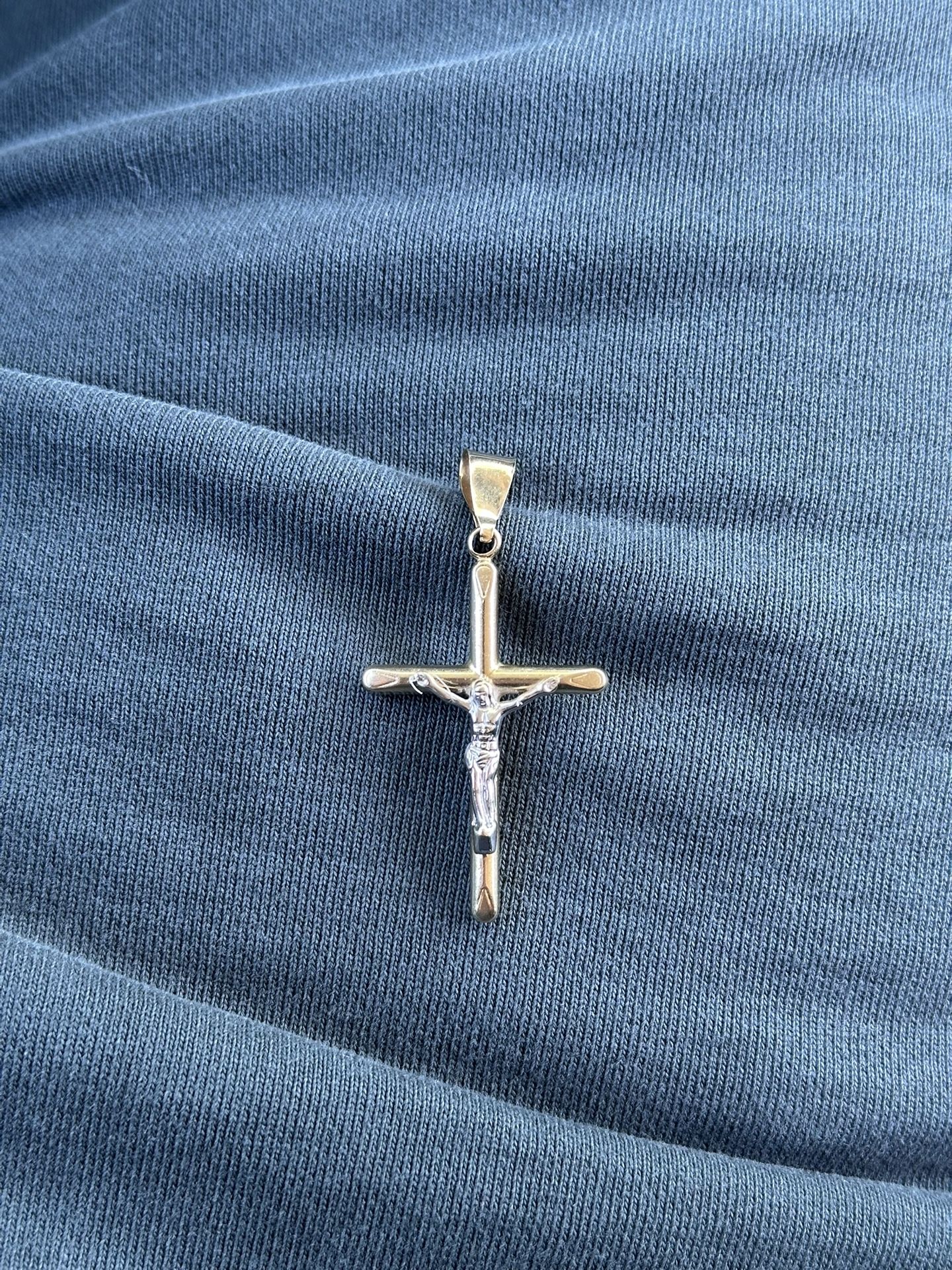 Gold pendant