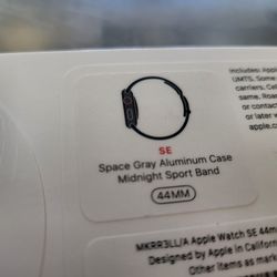 New Unlocked Black Apple Watch SE 44mm LTE
