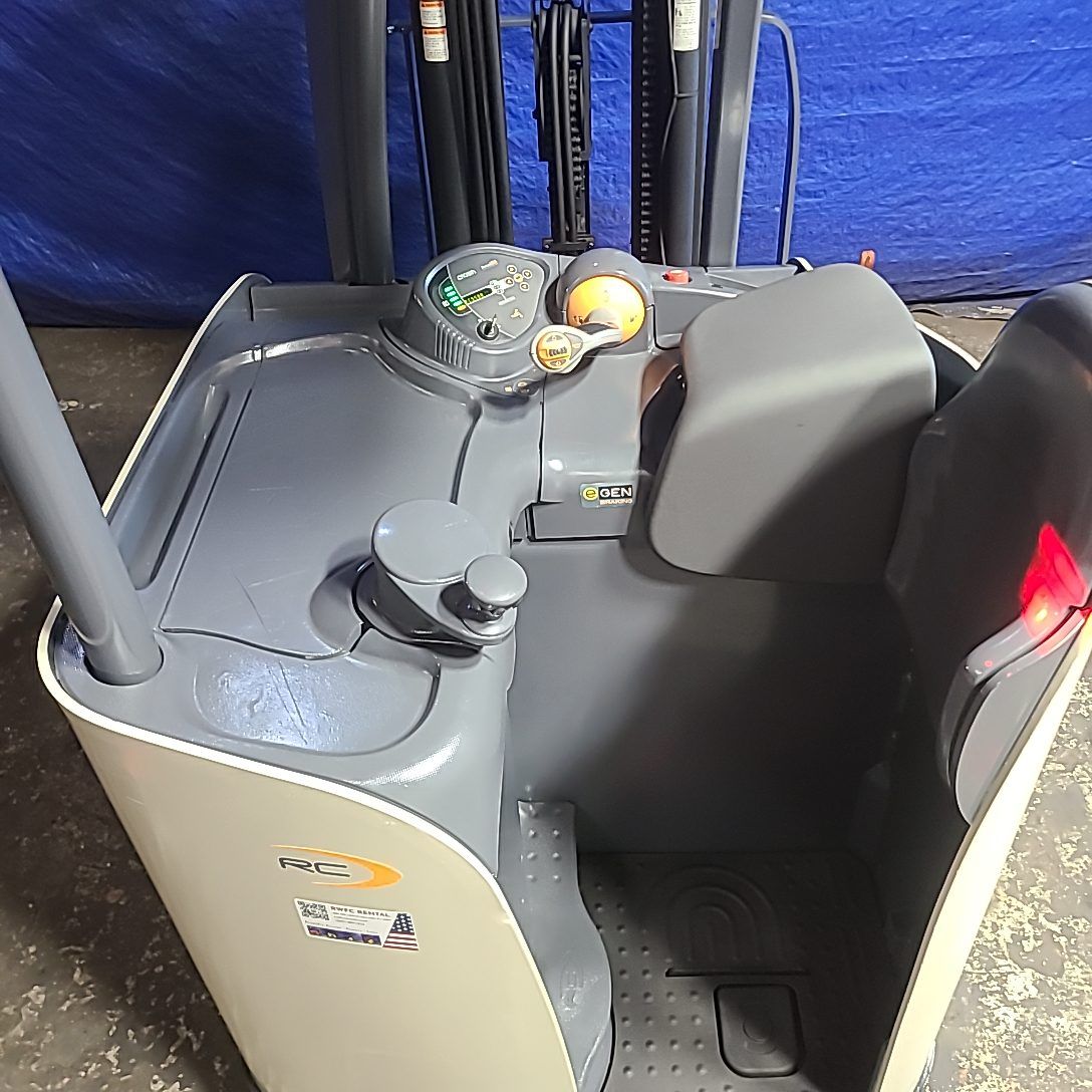 2016 Crown Electric Stand Up Forklift RC5535 30 With New Battery 12