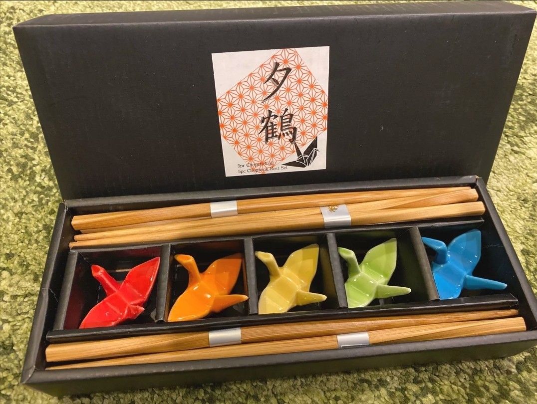 Set of 5 Bamboo Chopsticks and Porcelain Crane Chopsticks Rest Holder Gift Set