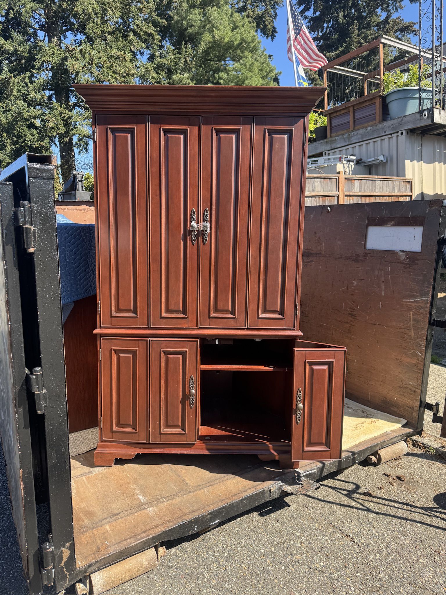 Corner entertainment center