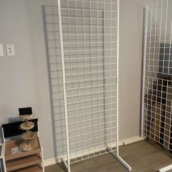 6’x2” Shiny White Gridwall Display Rack (centered base)