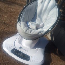 Like New For Moms Baby Swing !!!