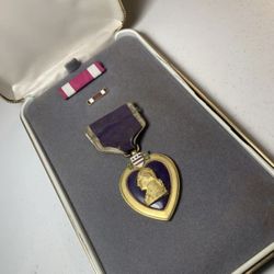 Vintage WWII Purple Heart Medal With Lapel Pin, Ribbon, and Box