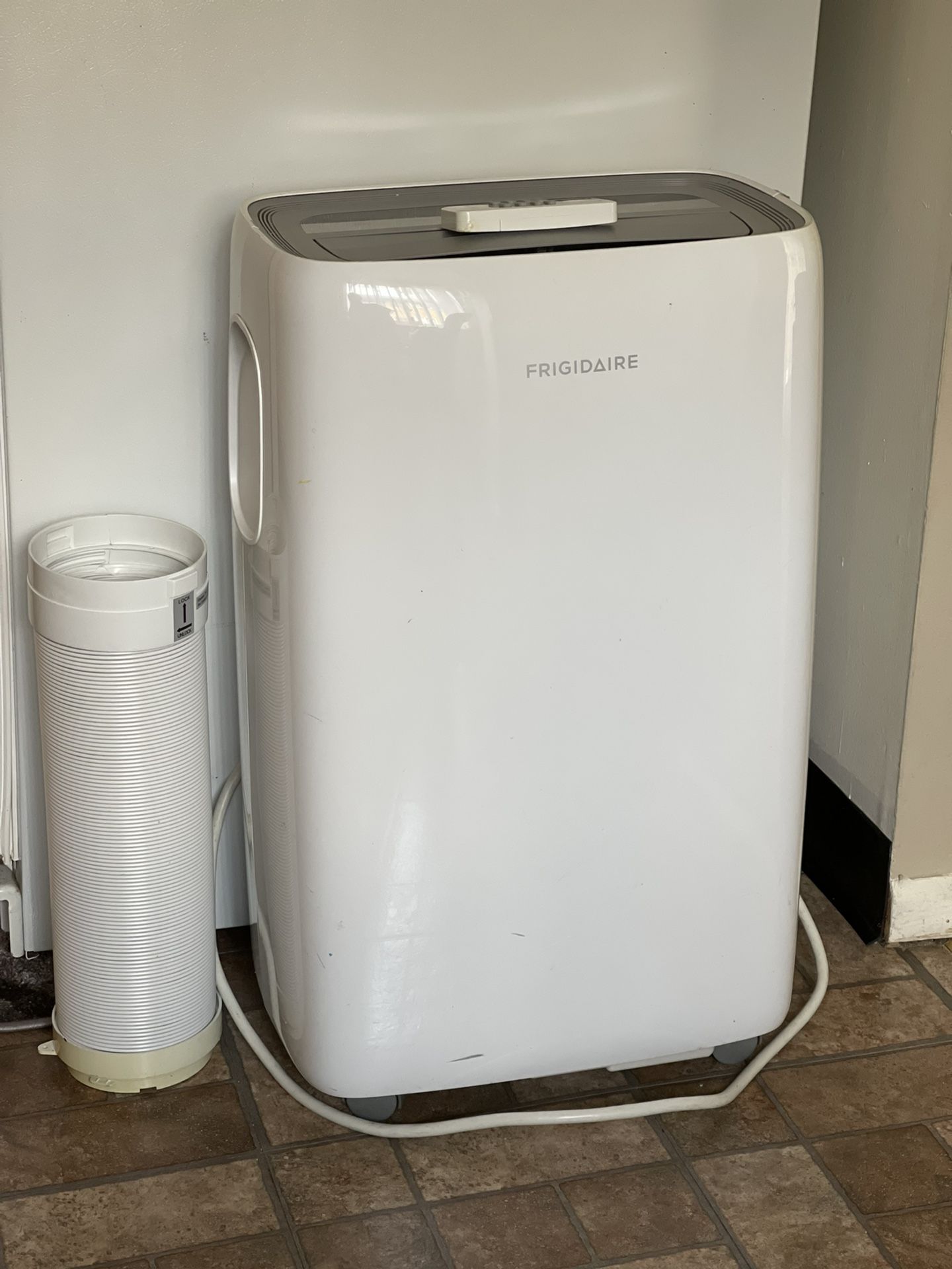 frigidaire air conditioner 8000 btu FFPA0822T1