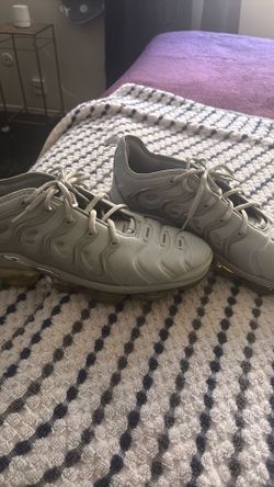 Nike vapor Max both size 13