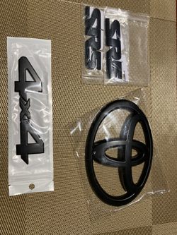 Toyota Tundra Emblem 