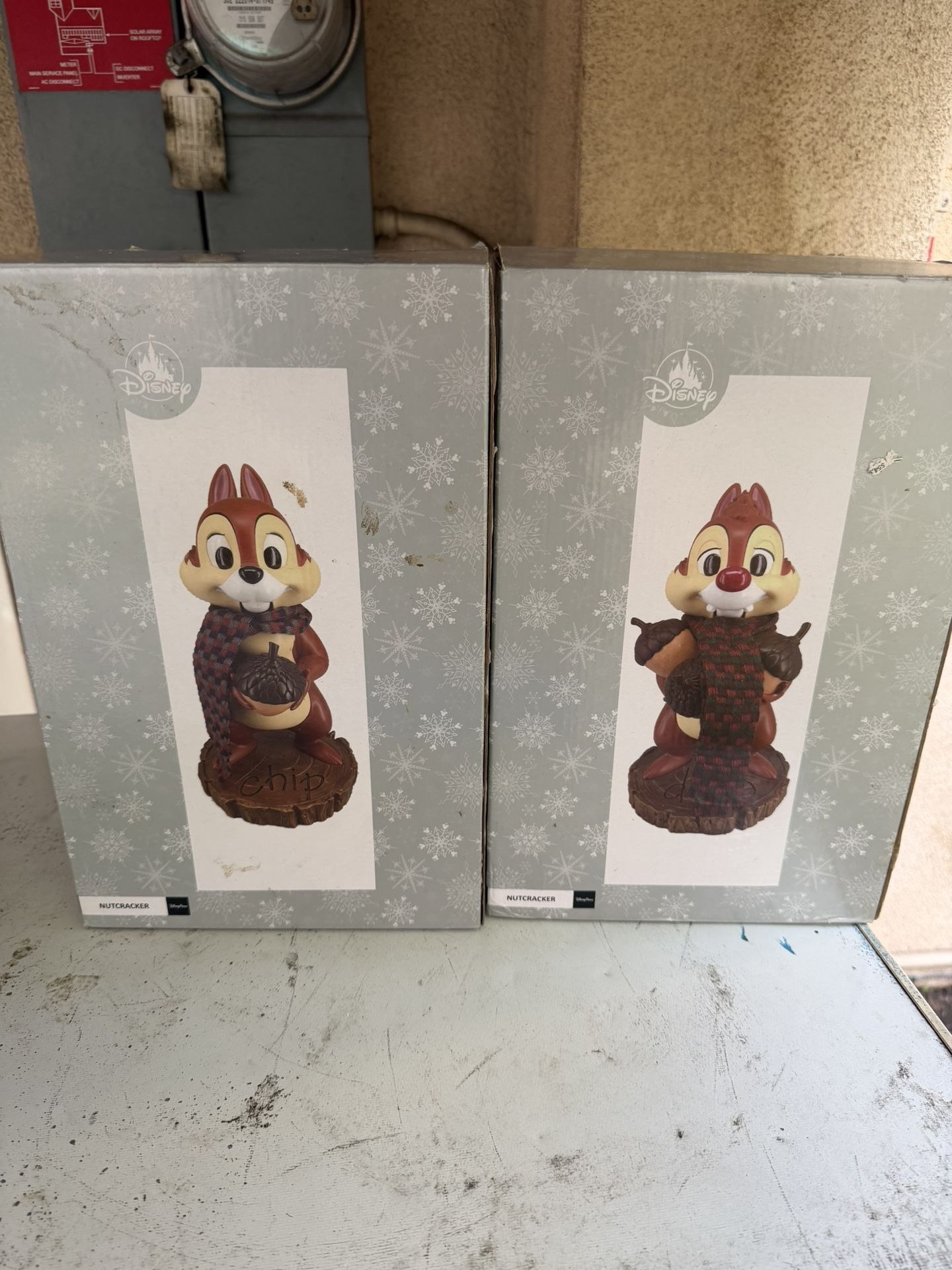 Disney Dale Chipmunk  And Chip Scarf Medium 11" Nutcracker Christmas Figurines