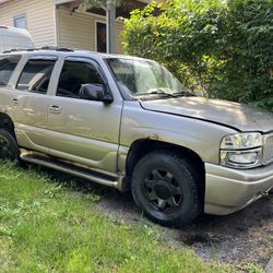 2002 Yukon Denali For Parts Or Whole 1900 Or Best Offer 