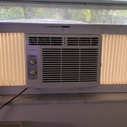  Window Power Ac Unit (air Condition)