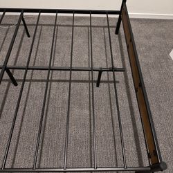Zinus Queen Size Bed Frame