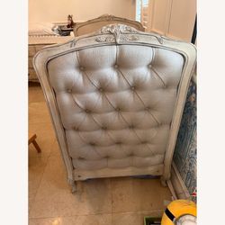 RESTORATION HARDWARE COLETTE TUFTED CRIB ANTIQUE GREY MIST for Sale in Moreno Valley CA OfferUp