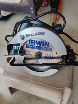 Black and Decker wood Saw