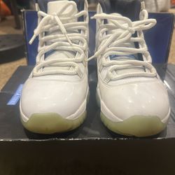 Jordan 11 Legend Blue