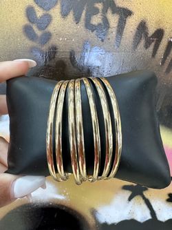 14k Semanario Bangles