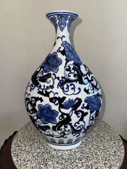 Beautiful ceramic white & cobalt blue, 14 High X 10 Wide Brand New