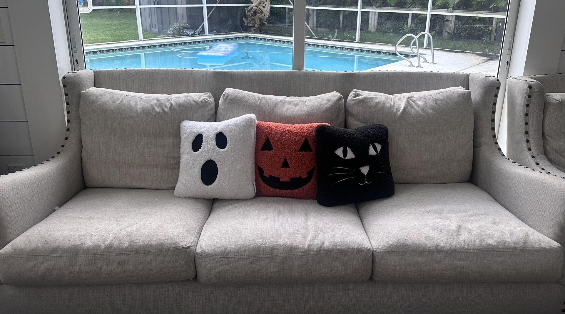 City Furniture Couch & 2 Chairs (3 Piece Set)