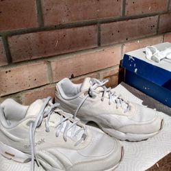 AWESOME DEAL  - VERY NICE - MEN'S REEBOKS $25.