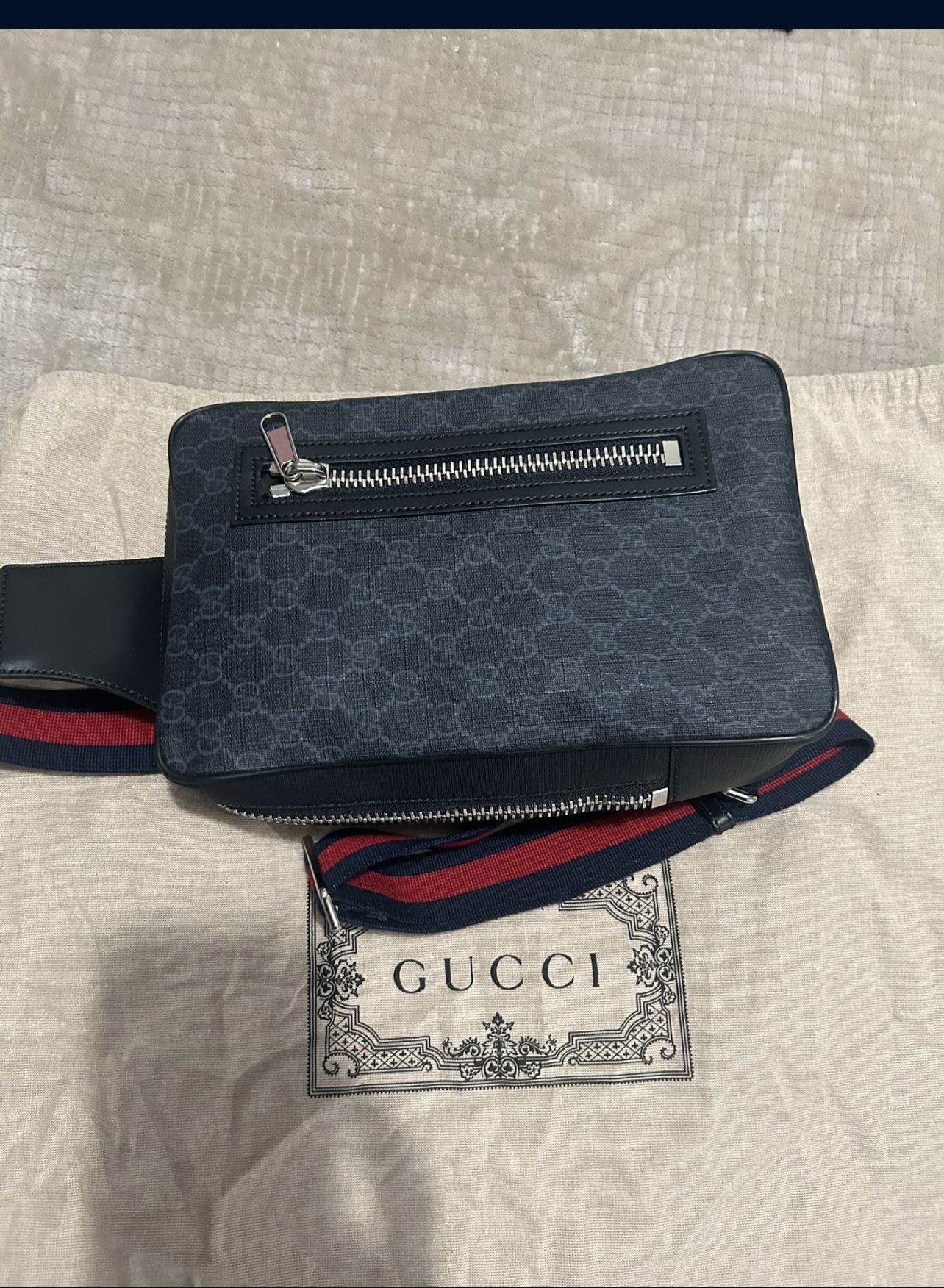 Gucci Sling bag