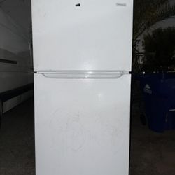 Refrigerator FRIGIDAIRE