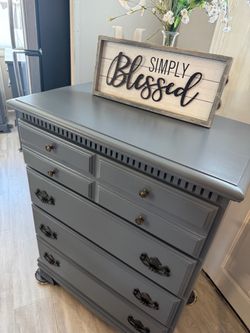 ✨✨GORGEOUS GRAY TALL 4 DRAWER DRESSER ✨✨