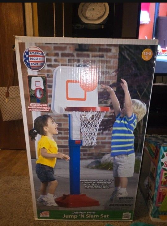 🆕️NEW IN BOX JUMP AND SLAM SET. ADJUSTABLE HEIGHT, BREAK AWAY RIM, AND COMES WITH BALL