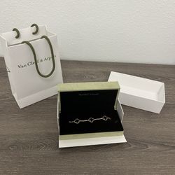 Van Cleef Clover Bracelet 