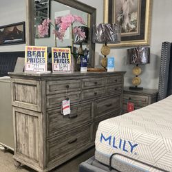 Dresser Mirror Nightstand 📦🤎 $1,599