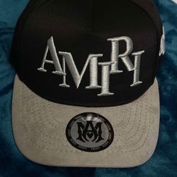 Amiri staggered logo hat 