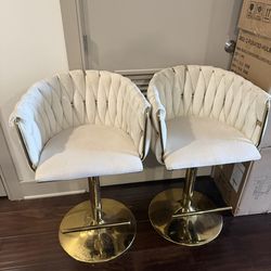 2 velvet bar stools