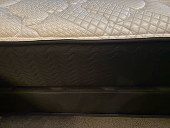 Technogel firm King 👑 size mattress for sale (like new)