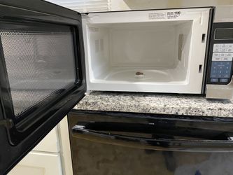 Oster Microwave Oven for Sale in Cary, NC - OfferUp