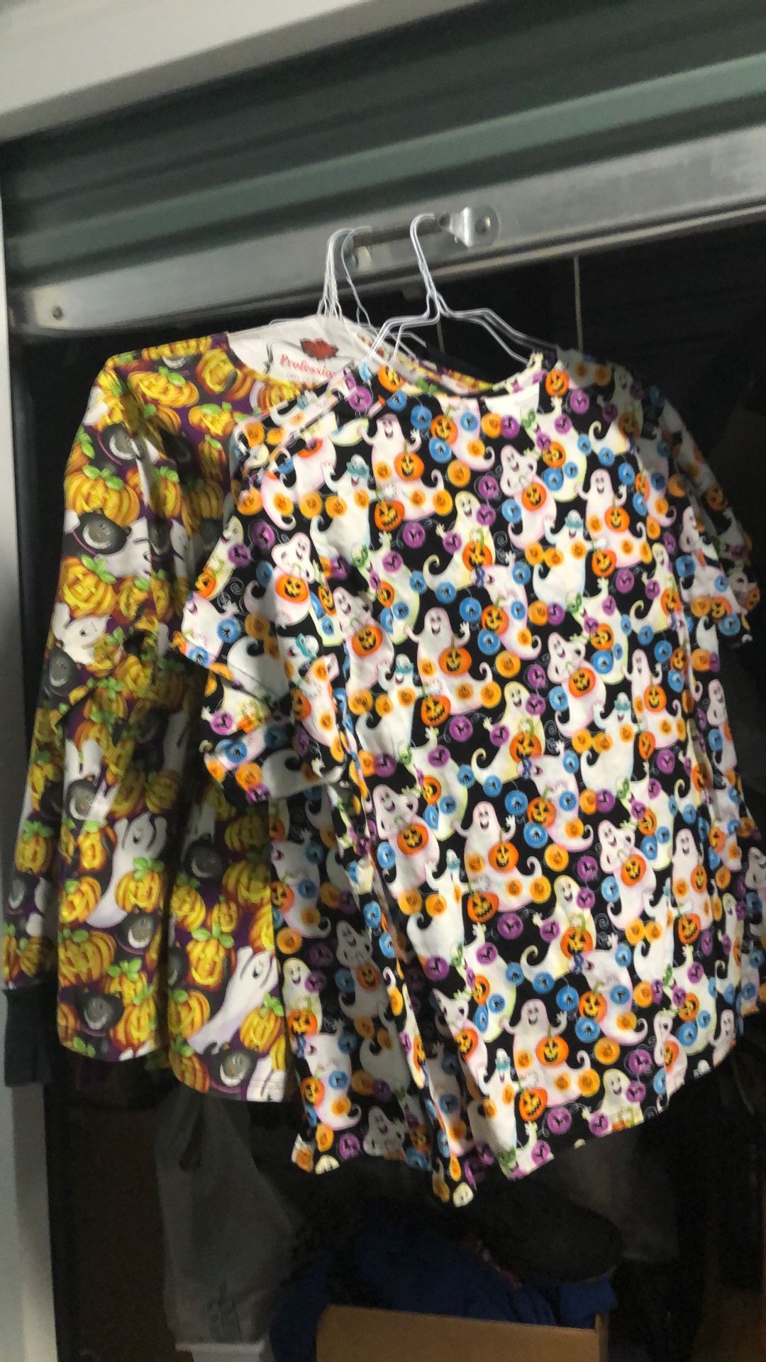 Scrub Tops, Long Sleeve, Short Sleeves, An Med Large $7 Each.