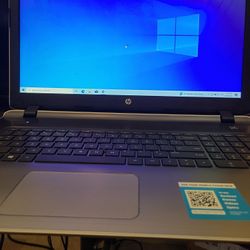 HP 17" laptop A10 8700P, 8gig ram, 1 tera,dvd, Win 10