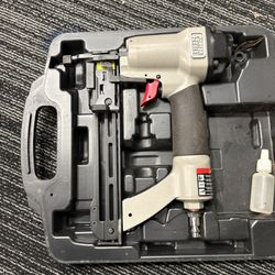 1/4” Narrow Crown Stapler