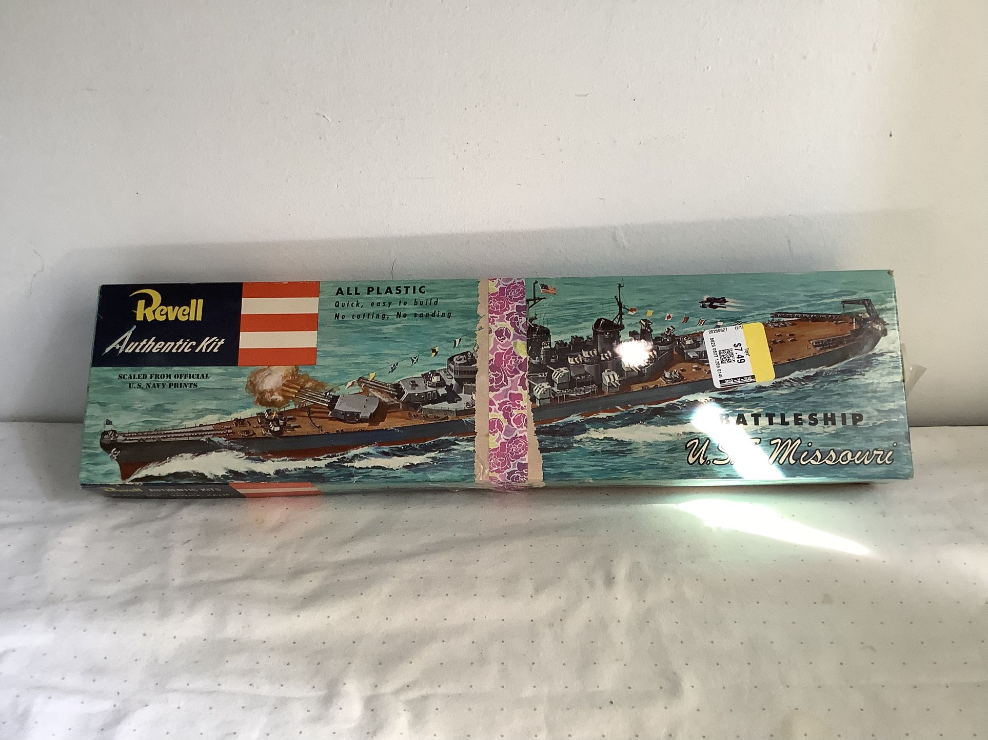 VINTAGE REVELL COPYRIGHT 1953 BATTLE SHIP USS MISSOURI IN ORIGINAL BOX